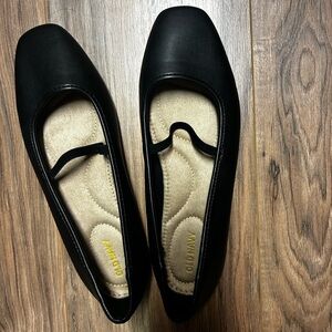Old Navy Black Women's Flats size 8